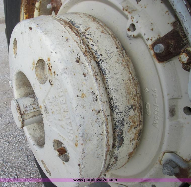 image for item E3542 Allis Chalmers AC7040 tractor