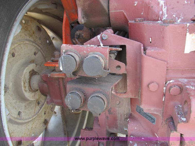 image for item E3542 Allis Chalmers AC7040 tractor
