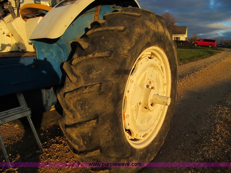image for item E3553 Ford 8600 tractor