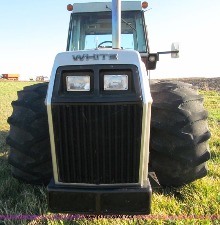 image for item E4504 1980 AGCO White 4-175 Field Boss 4WD tractor