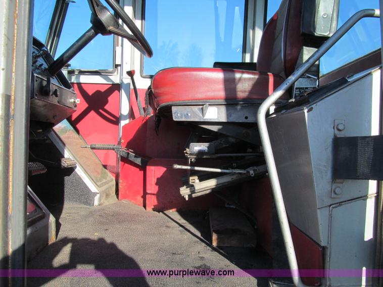 image for item E4504 1980 AGCO White 4-175 Field Boss 4WD tractor