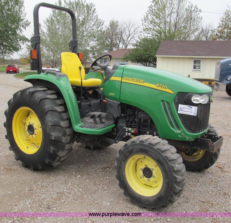 image for item E5654 2005 John Deere 4720 MFWD tractor