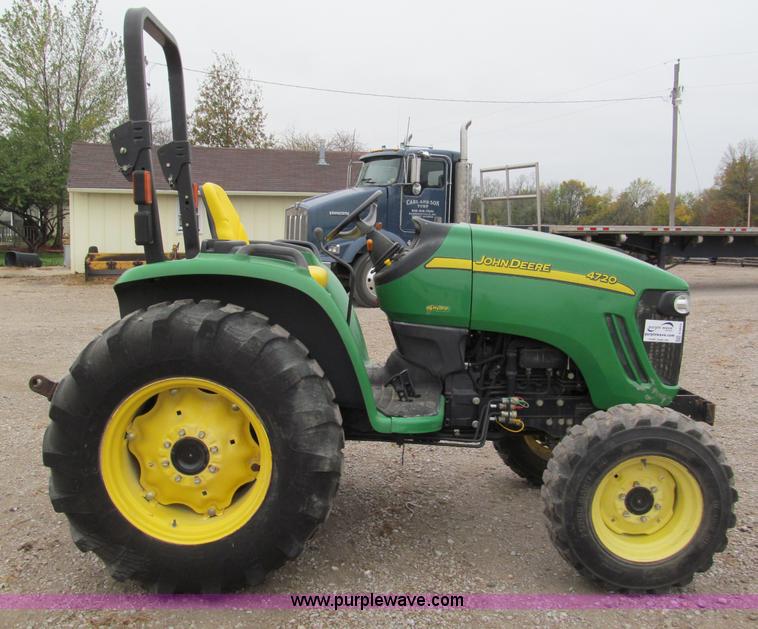 image for item E5654 2005 John Deere 4720 MFWD tractor