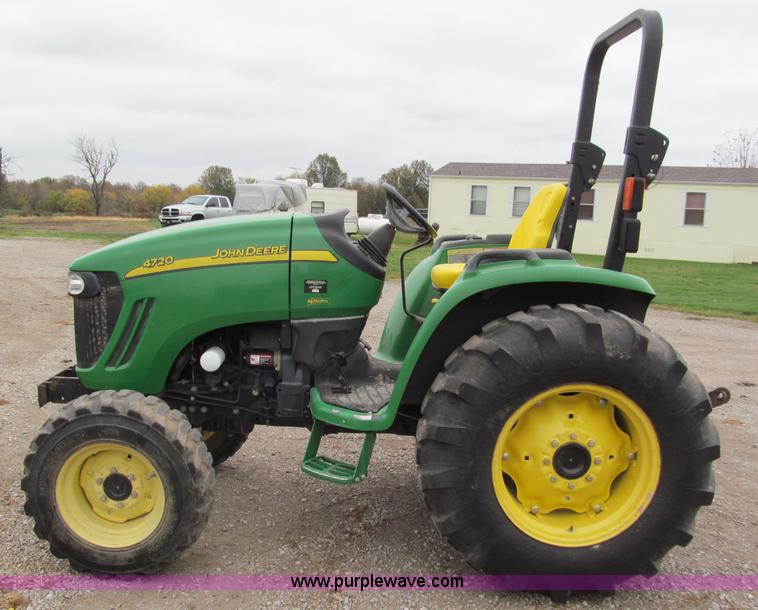 image for item E5654 2005 John Deere 4720 MFWD tractor