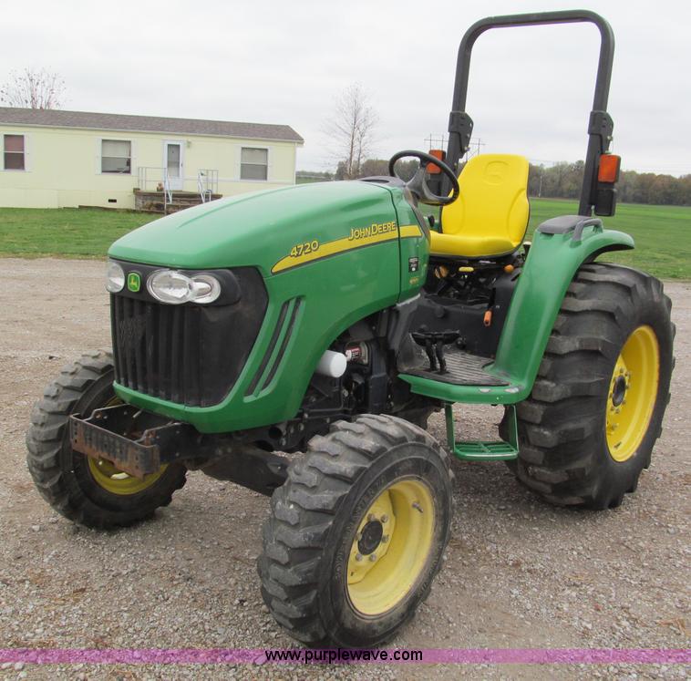 image for item E5654 2005 John Deere 4720 MFWD tractor