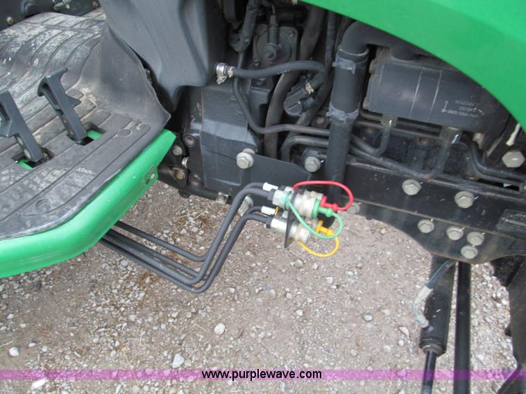 image for item E5654 2005 John Deere 4720 MFWD tractor