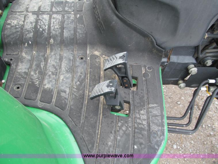 image for item E5654 2005 John Deere 4720 MFWD tractor