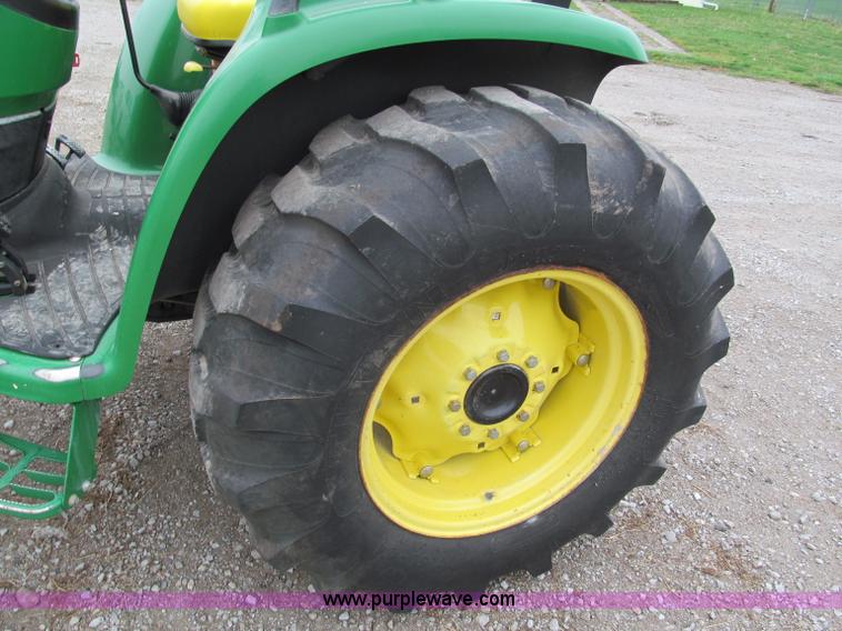 image for item E5654 2005 John Deere 4720 MFWD tractor