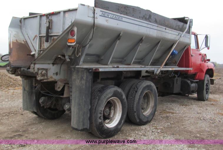 image for item E5695 1979 Ford 8000 conveyor body truck