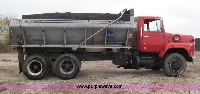 image for item E5695 1979 Ford 8000 conveyor body truck