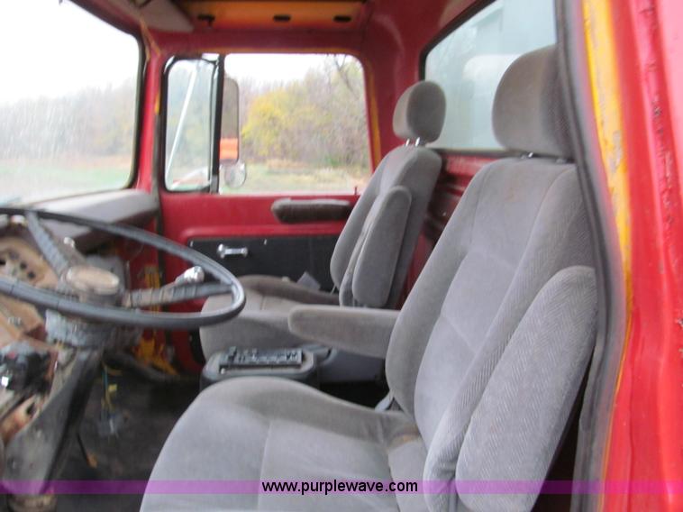 image for item E5695 1979 Ford 8000 conveyor body truck