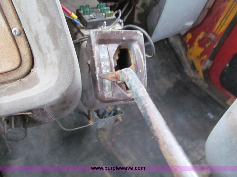 image for item E5695 1979 Ford 8000 conveyor body truck