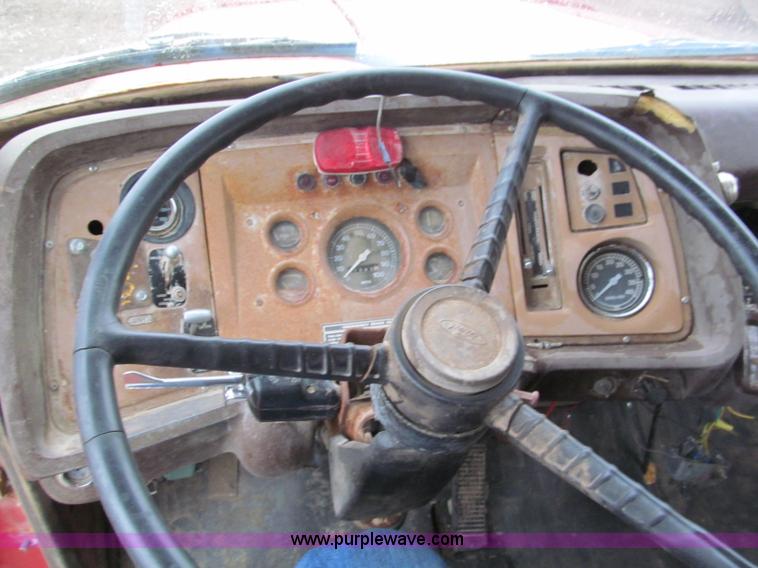 image for item E5695 1979 Ford 8000 conveyor body truck