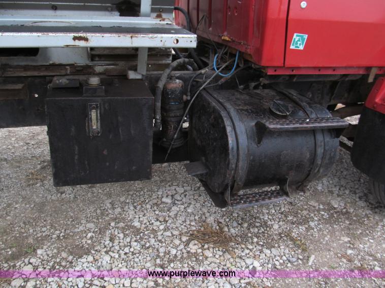 image for item E5695 1979 Ford 8000 conveyor body truck