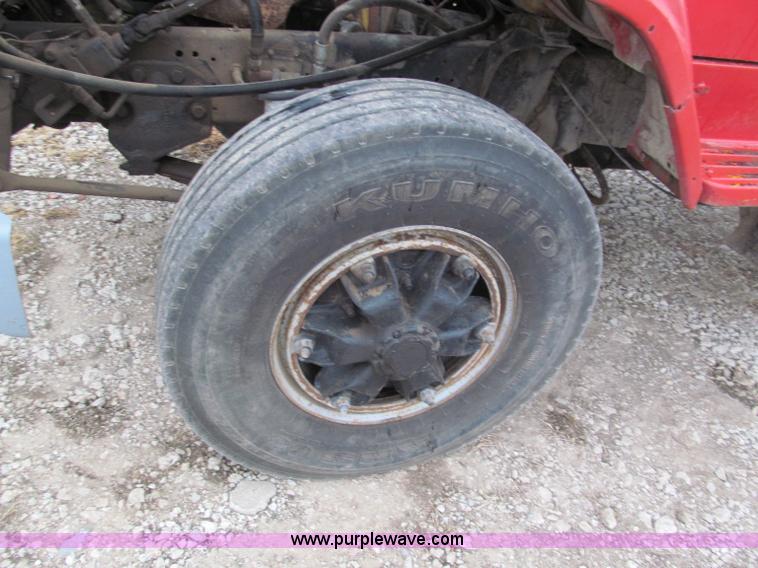 image for item E5695 1979 Ford 8000 conveyor body truck