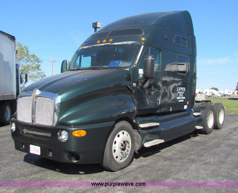 image for item E8122 1998 Kenworth T2000 semi truck