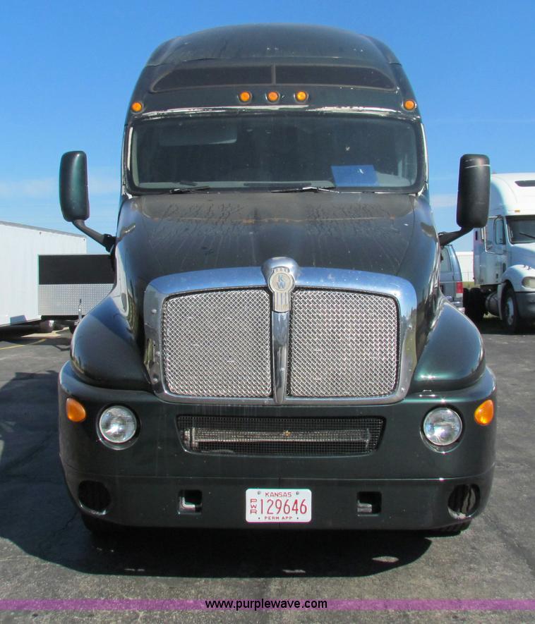 image for item E8122 1998 Kenworth T2000 semi truck