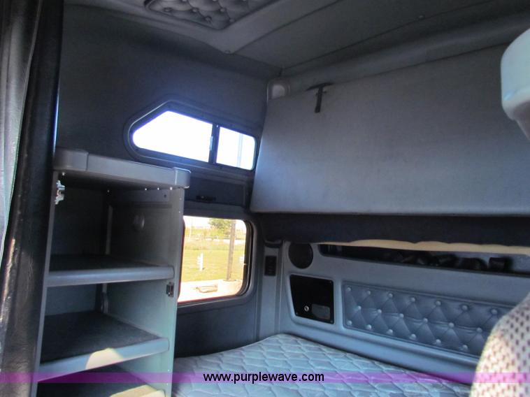 image for item E8122 1998 Kenworth T2000 semi truck