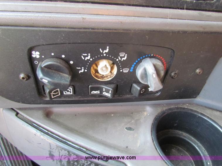 image for item E8122 1998 Kenworth T2000 semi truck