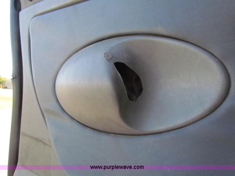 image for item E8122 1998 Kenworth T2000 semi truck