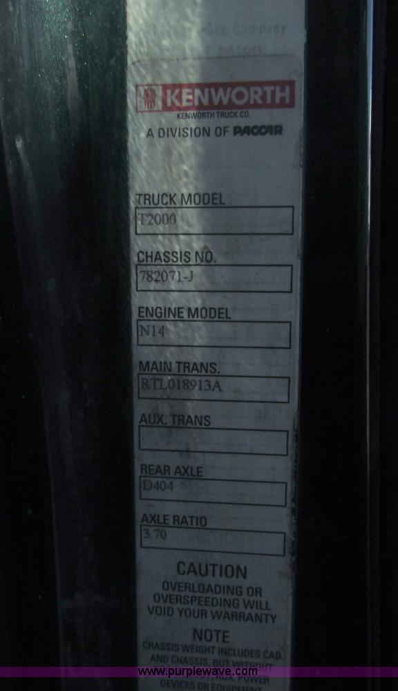 image for item E8122 1998 Kenworth T2000 semi truck