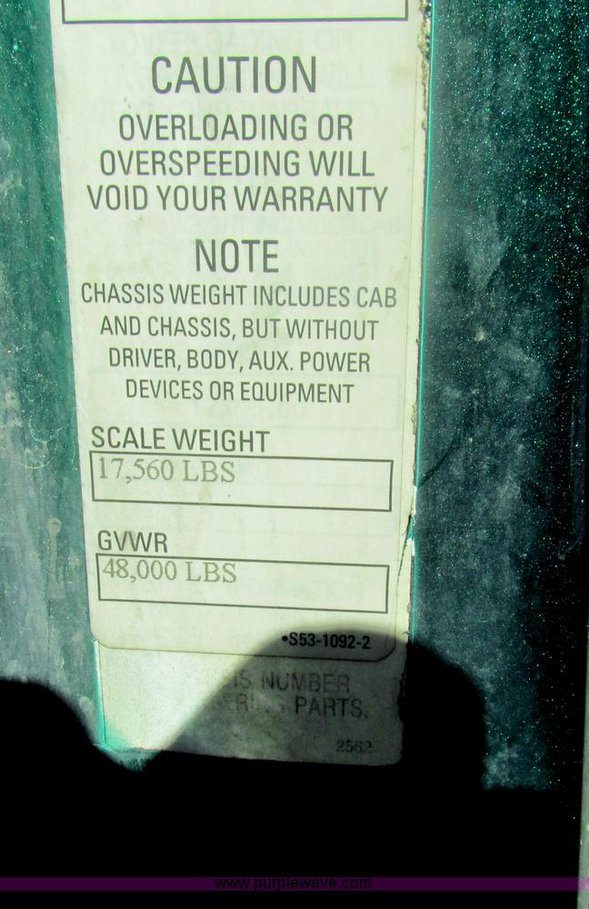 image for item E8122 1998 Kenworth T2000 semi truck