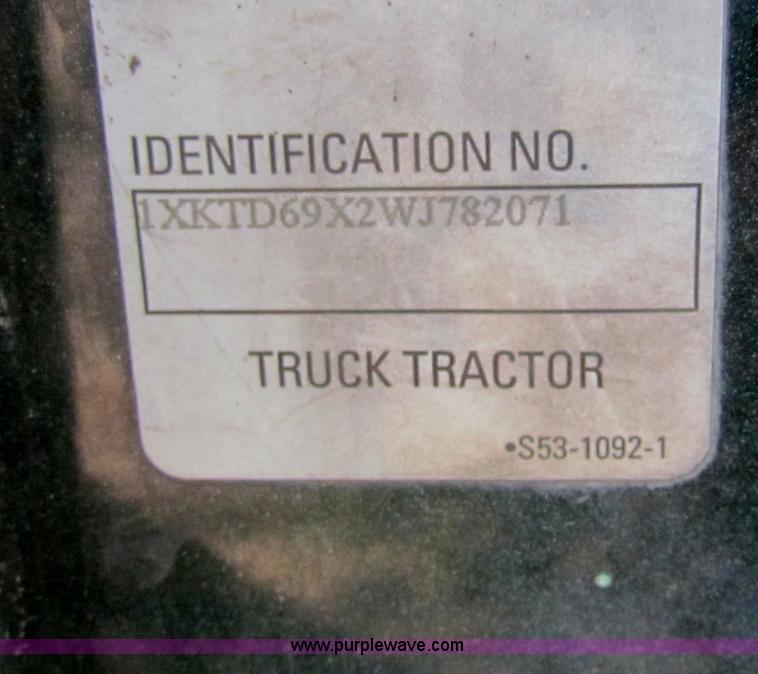 image for item E8122 1998 Kenworth T2000 semi truck