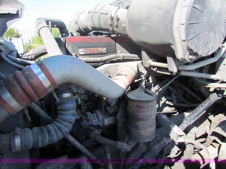 image for item E8122 1998 Kenworth T2000 semi truck