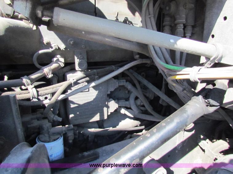 image for item E8122 1998 Kenworth T2000 semi truck