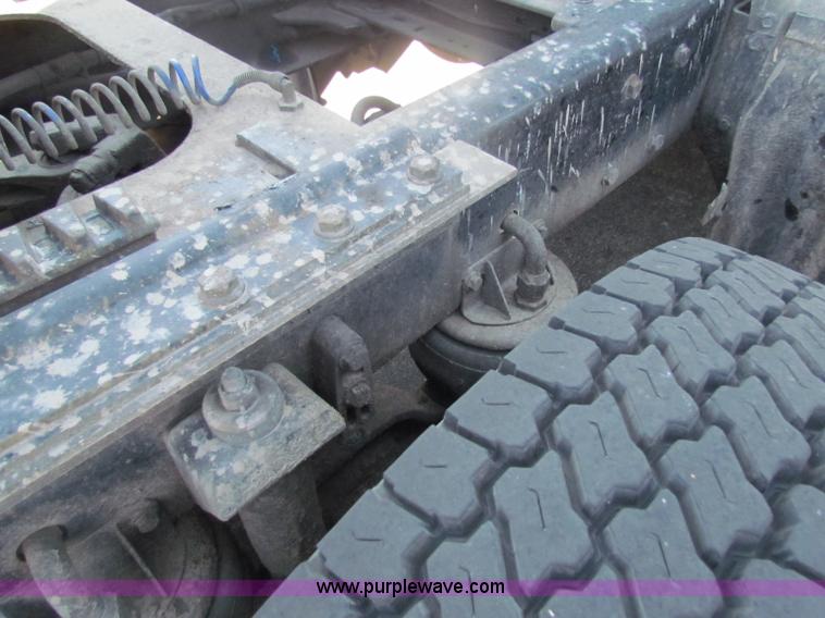 image for item E8122 1998 Kenworth T2000 semi truck