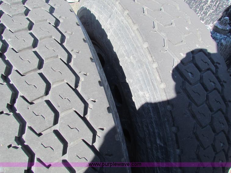 image for item E8122 1998 Kenworth T2000 semi truck