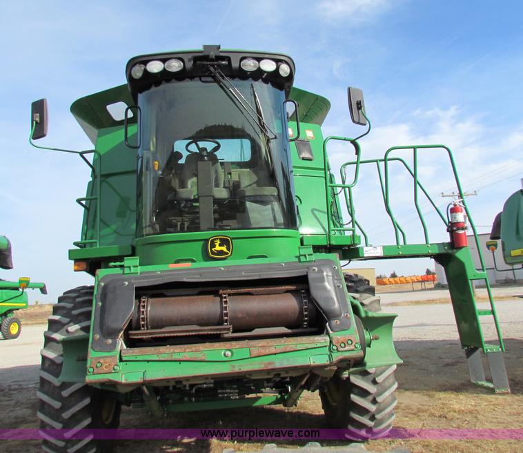 image for item E8166 2009 John Deere 9770 STS RWA combine
