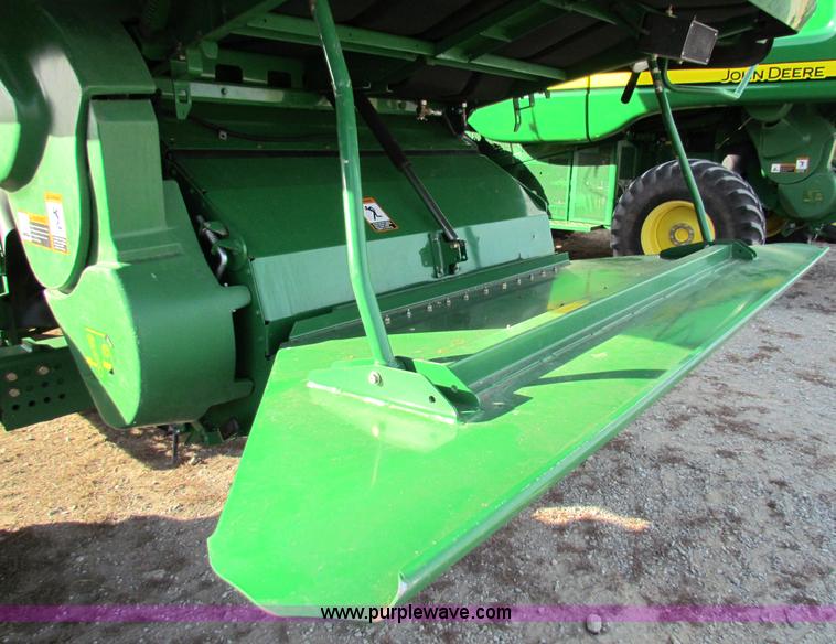 image for item E8167 2009 John Deere 9770 STS 2WD combine