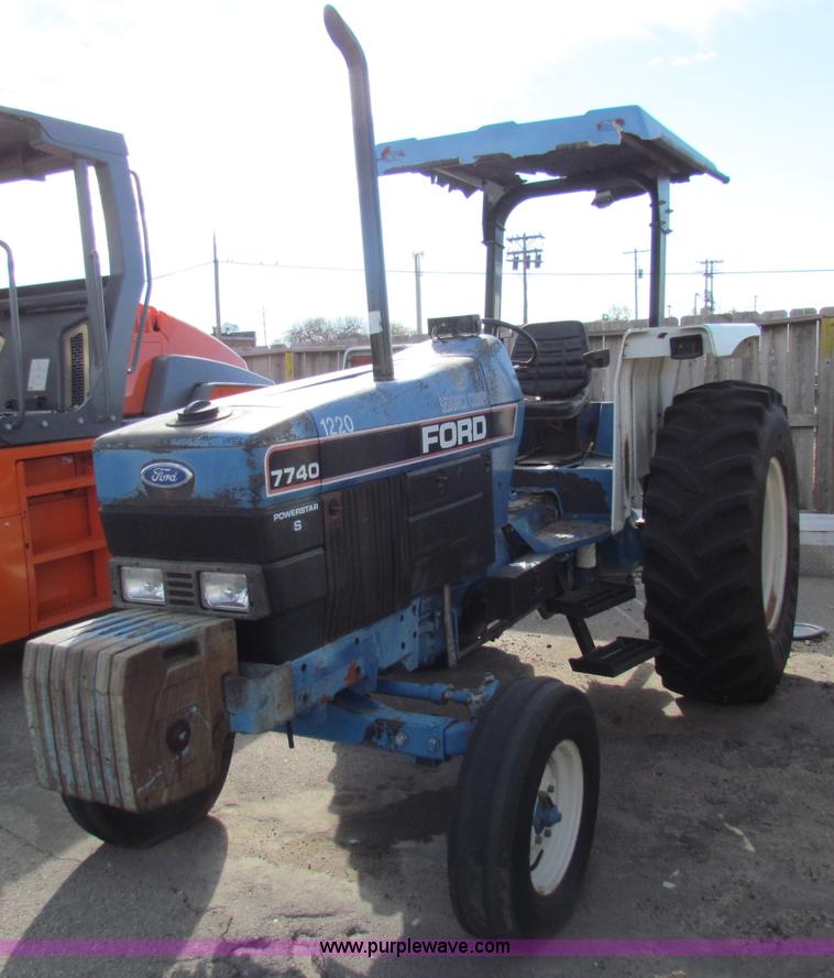 image for item E8170 1992 Ford New Holland 7740 tractor