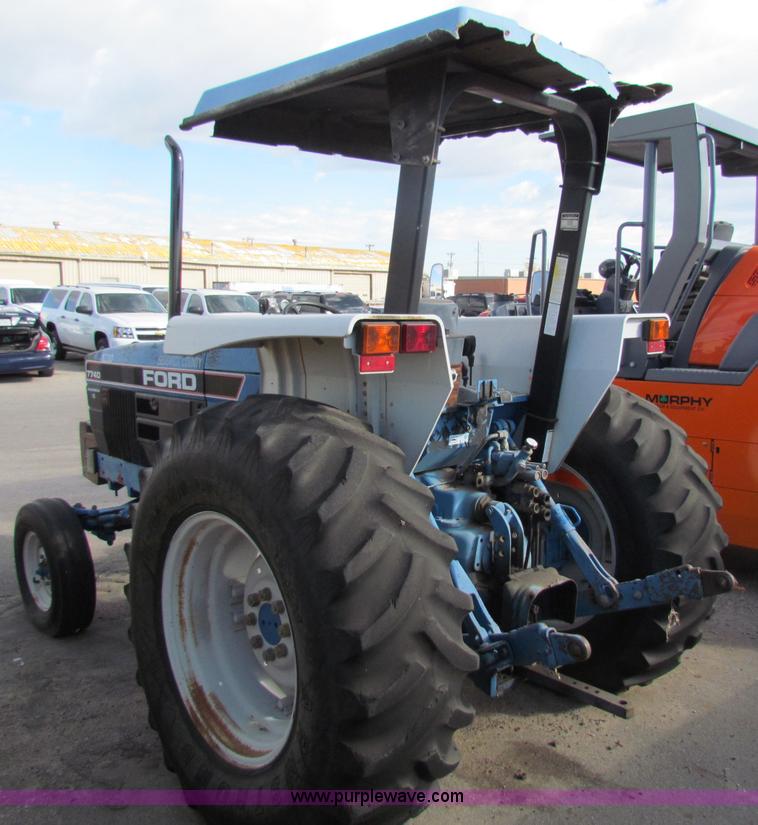 image for item E8170 1992 Ford New Holland 7740 tractor
