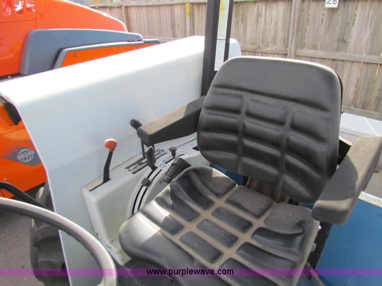 image for item E8170 1992 Ford New Holland 7740 tractor