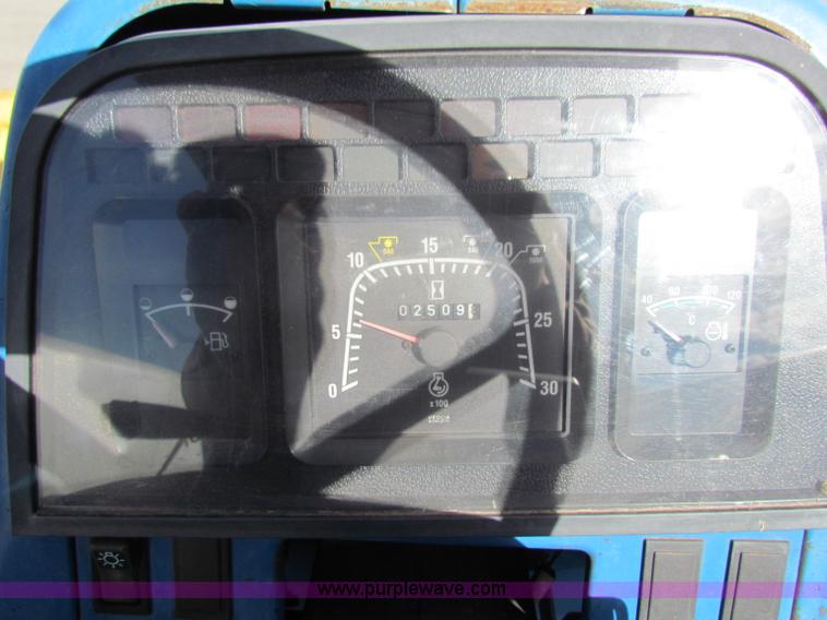 image for item E8170 1992 Ford New Holland 7740 tractor
