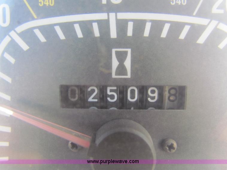 image for item E8170 1992 Ford New Holland 7740 tractor