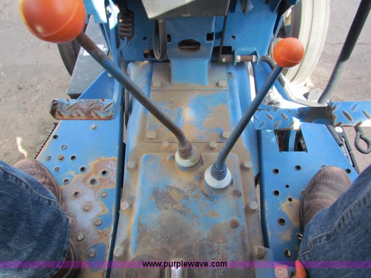 image for item E8170 1992 Ford New Holland 7740 tractor