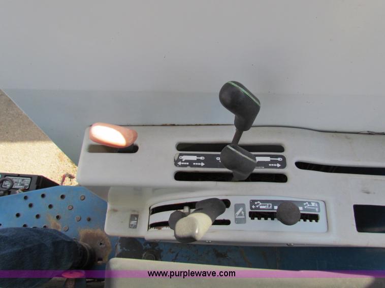 image for item E8170 1992 Ford New Holland 7740 tractor