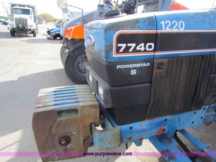 image for item E8170 1992 Ford New Holland 7740 tractor