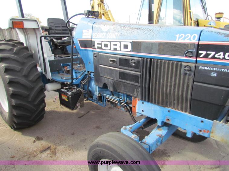 image for item E8170 1992 Ford New Holland 7740 tractor