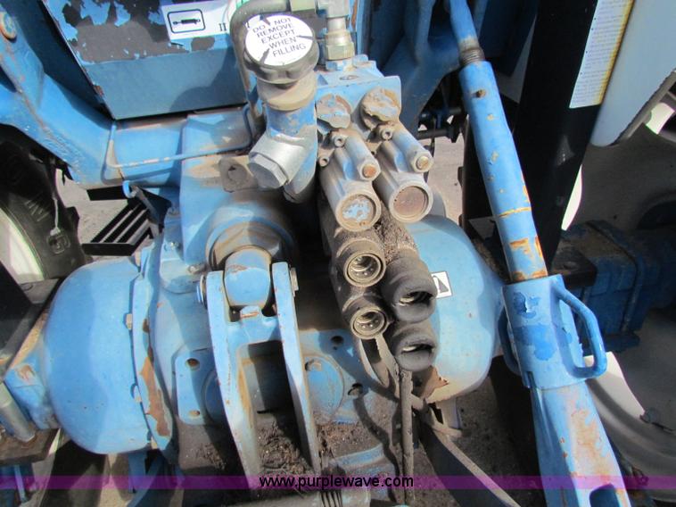 image for item E8170 1992 Ford New Holland 7740 tractor