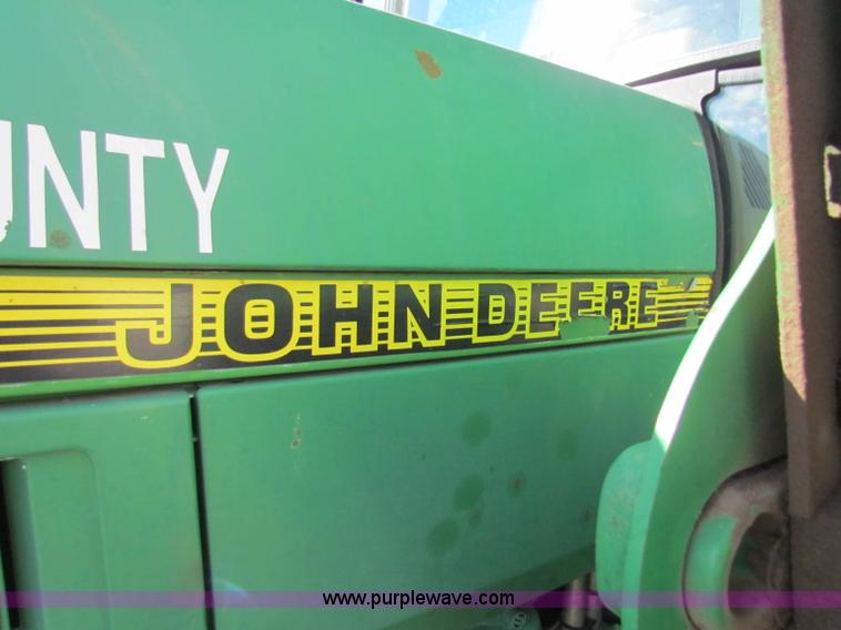 image for item E8171 1996 John Deere 6400 tractor