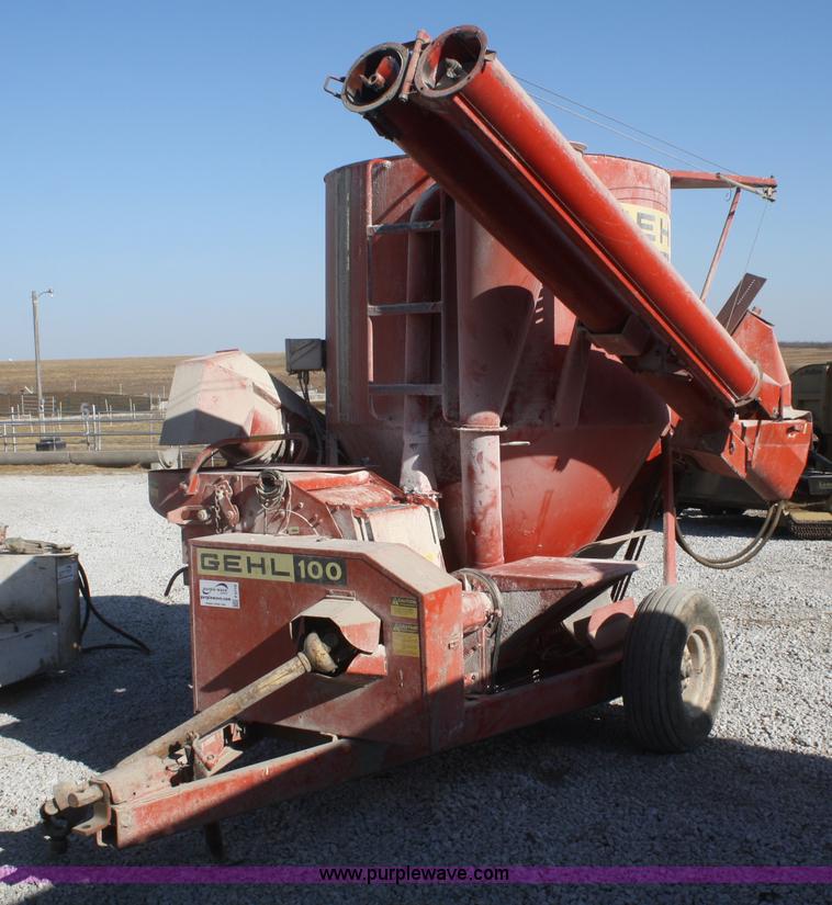 image for item F2718 Gehl 100 mixer/grinder