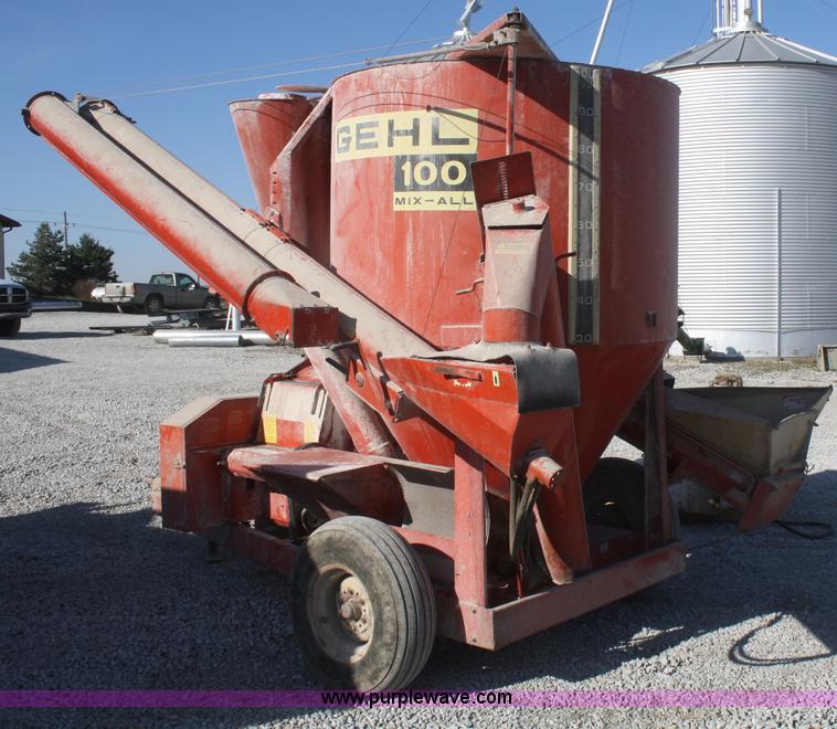 image for item F2718 Gehl 100 mixer/grinder