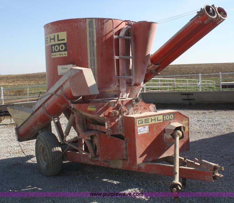 image for item F2718 Gehl 100 mixer/grinder