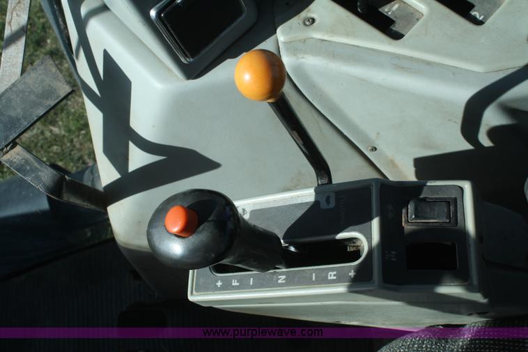 image for item F2754 1994 AGCO Allis 9650 tractor