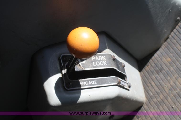 image for item F2754 1994 AGCO Allis 9650 tractor