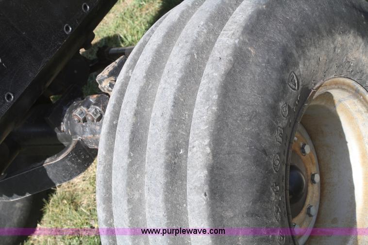 image for item F2754 1994 AGCO Allis 9650 tractor